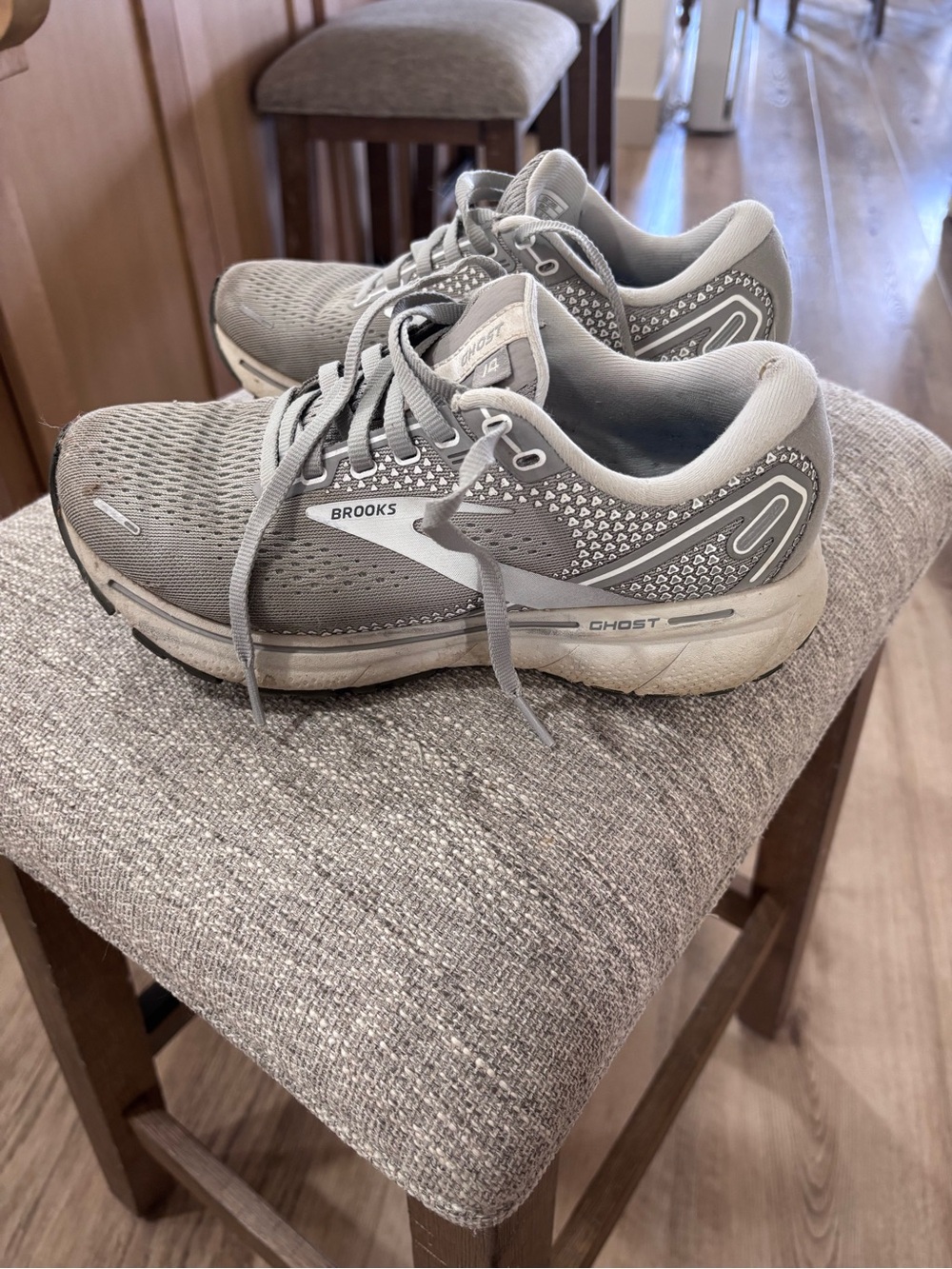 Brooks Ghost Women's Running Shoes - Light Gray
